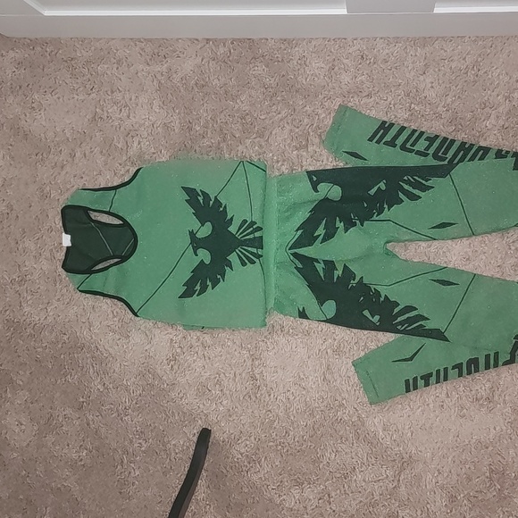 Leggings & Tank Set - Picture 3 of 3